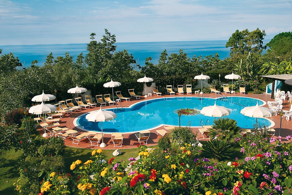 Hotel Tirreno - carbon neutral hotel in Parghelia