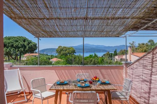 Villa del sole 4 — 4-Star Luxury Hotel in Capoliveri, Italy