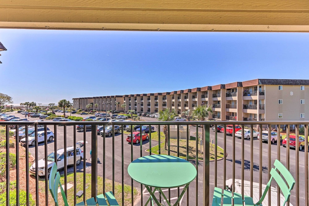 Folly Field Beach Access: Resort Condo w Pools - photo 9