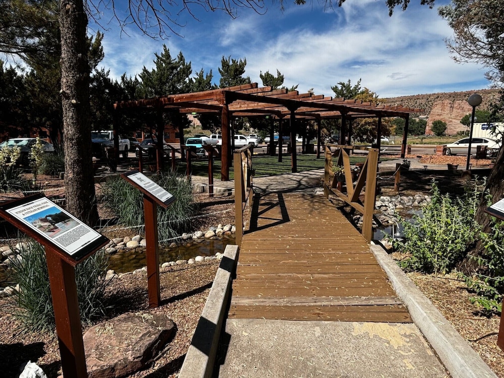 Navajo Nation Inn - photo 21