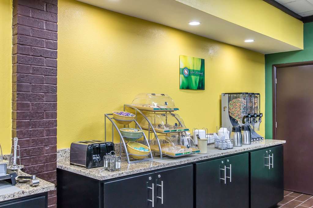 Quality Inn Hinesville Fort Stewart Area - photo 24