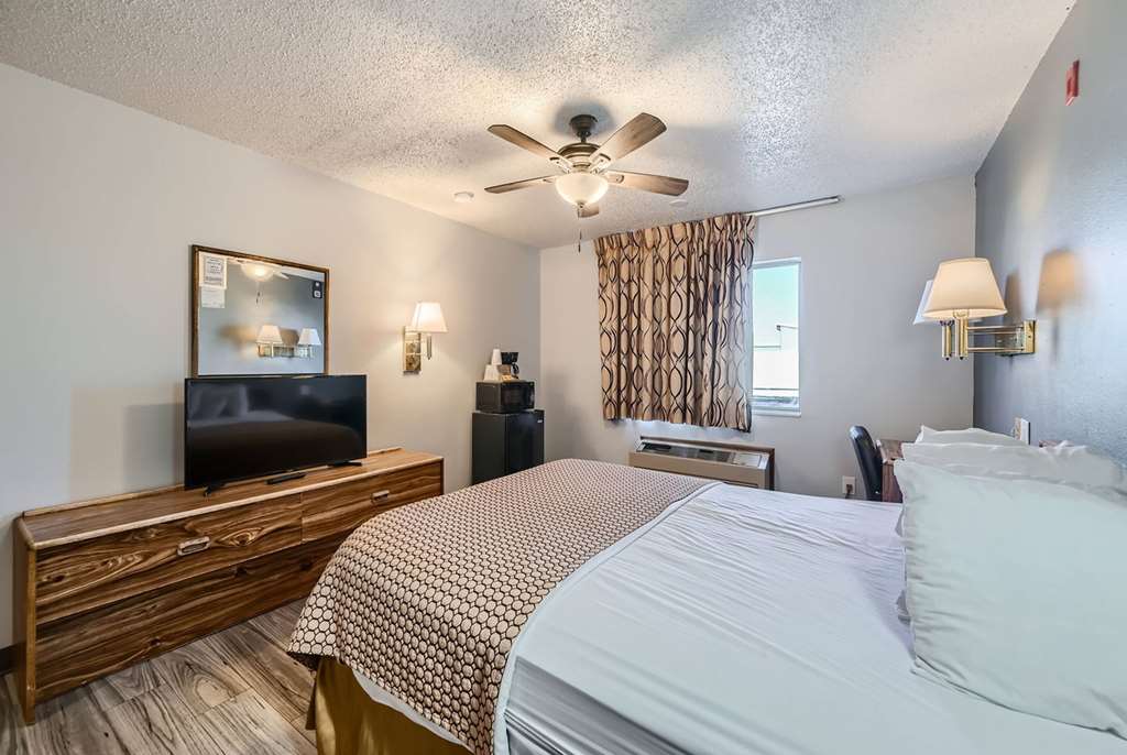 Travelodge by Wyndham Longmont - photo 13
