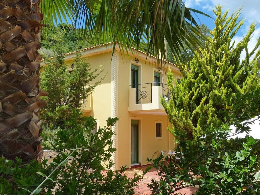 Villa Atlantis in Ionian Islands — 5-Star Luxury Hotel in Kefalonia, Greece