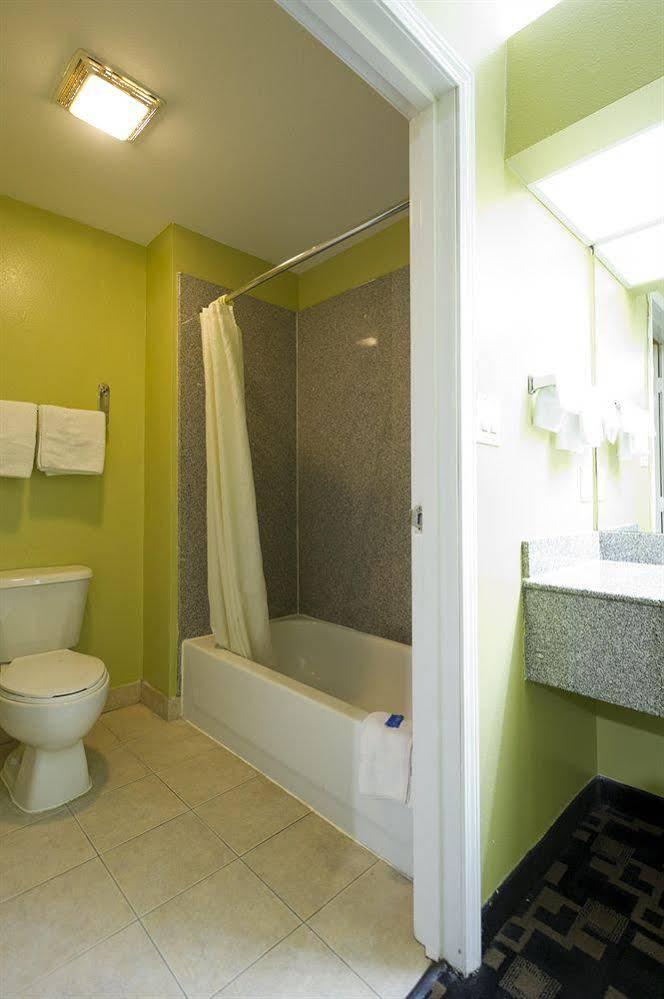 Eagle Inn - photo 14