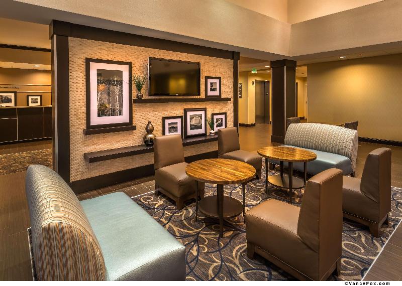 Hampton Inn & Suites Reno - photo 10