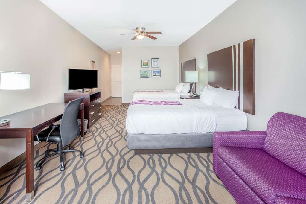 La Quinta Inn & Suites by Wyndham Luling - photo 23