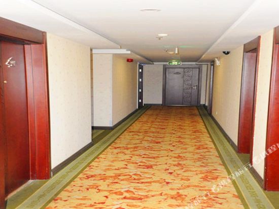 Dongxing Hotel — hotel in Yangquan