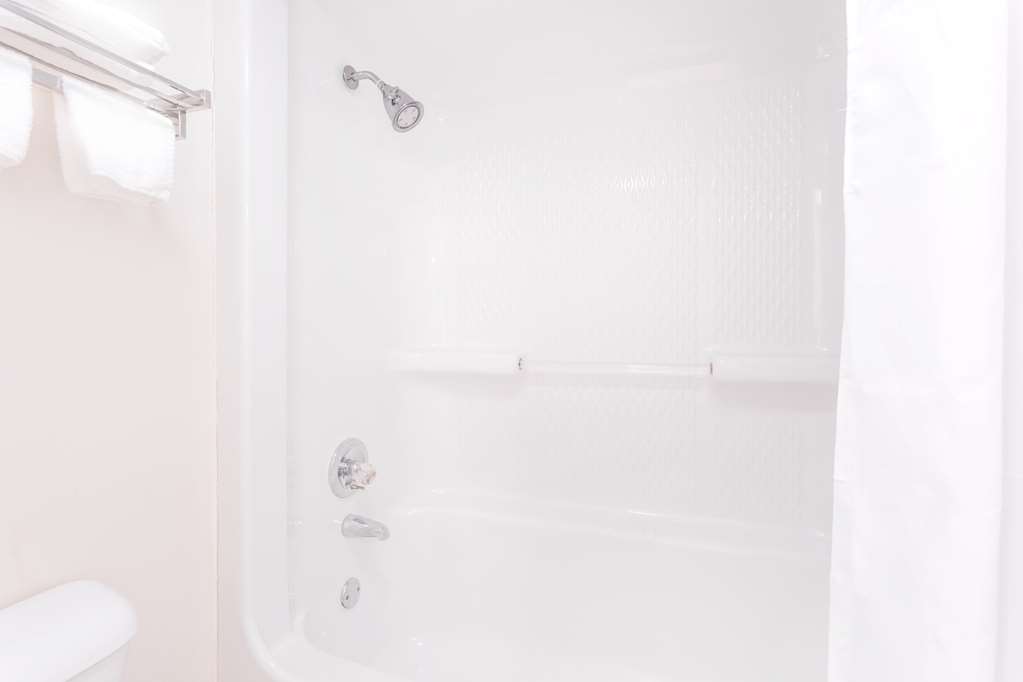 Howard Johnson by Wyndham Perry GA - photo 4