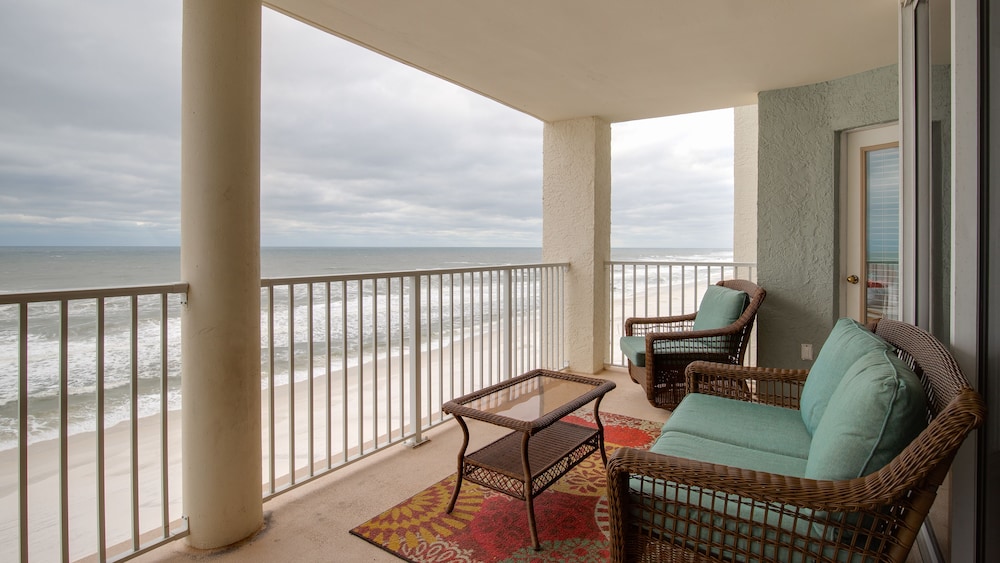 Long Beach 4 1007E 556192 by RedAwning - featured photo