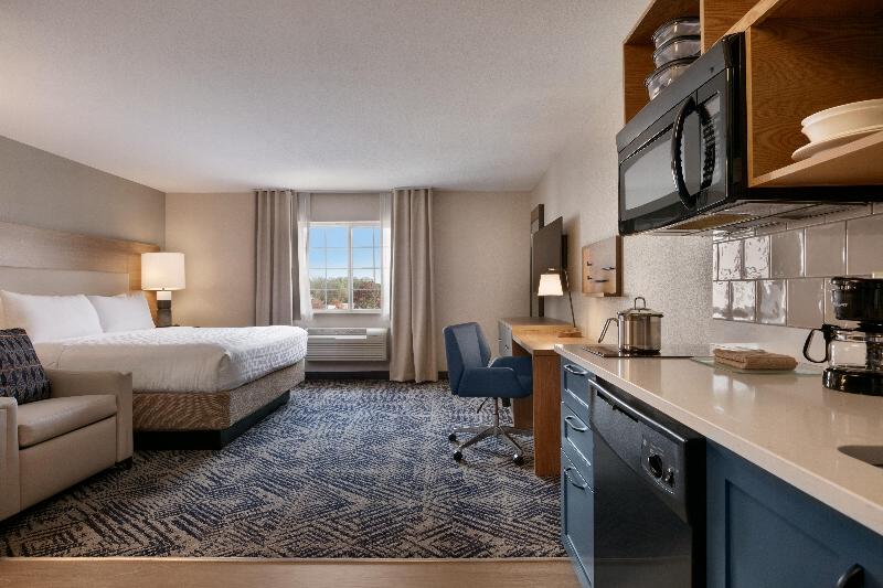 Candlewood Suites Springfield North - photo 28
