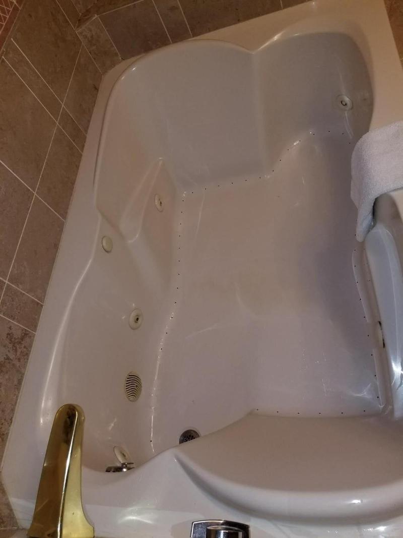 Cedar Park Inn & Whirlpool Suites - photo 14