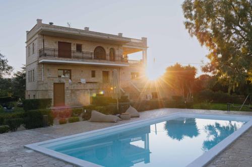 Seaside Stone & Light Villa close to Aegina City — 4-Star Luxury Hotel in Chloi, Greece