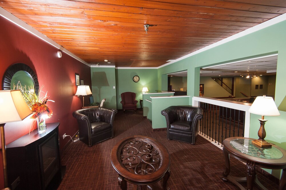 Burntwood Hotel — hotel in Thompson