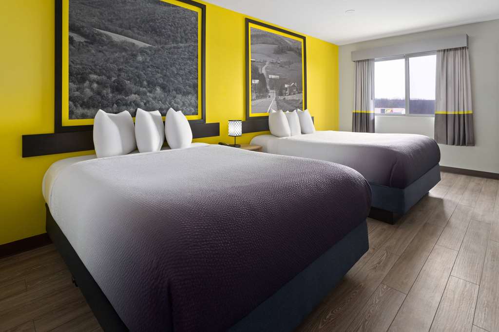 Super 8 by Wyndham Hazleton - photo 17