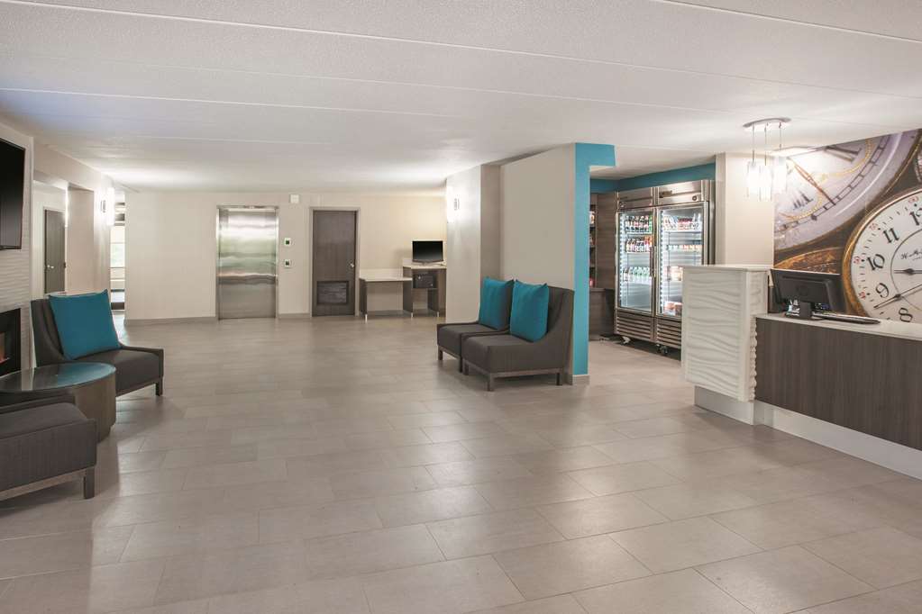 La Quinta Inn & Suites by Wyndham Sturbridge - photo 4