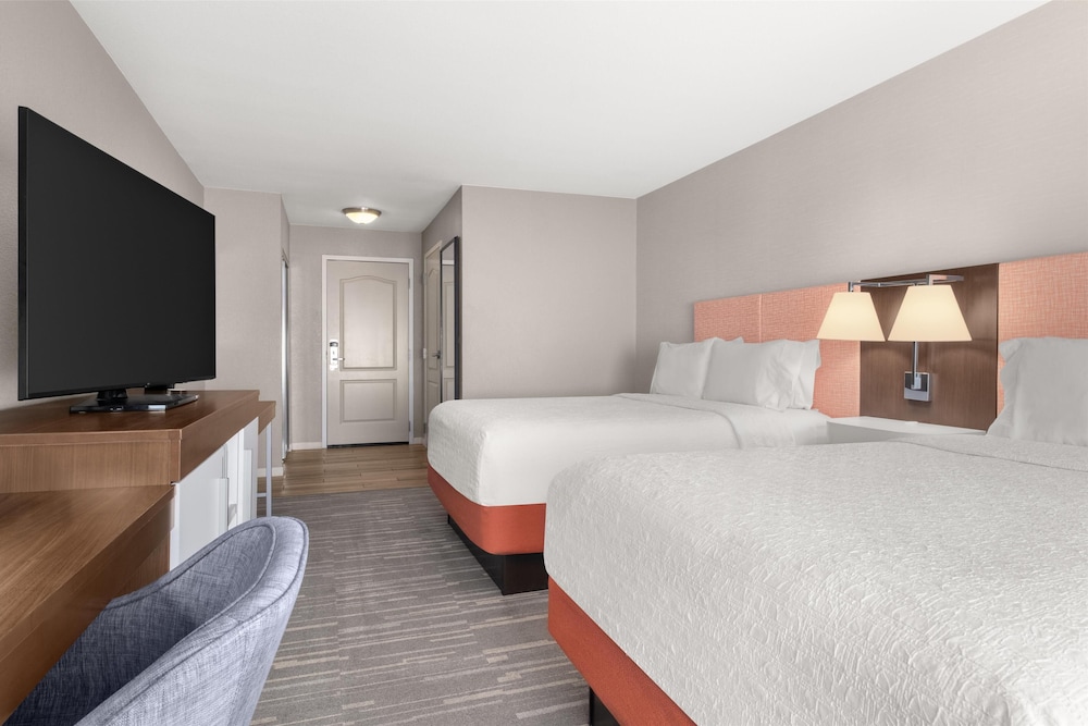 Hampton Inn & Suites Fresno - photo 5