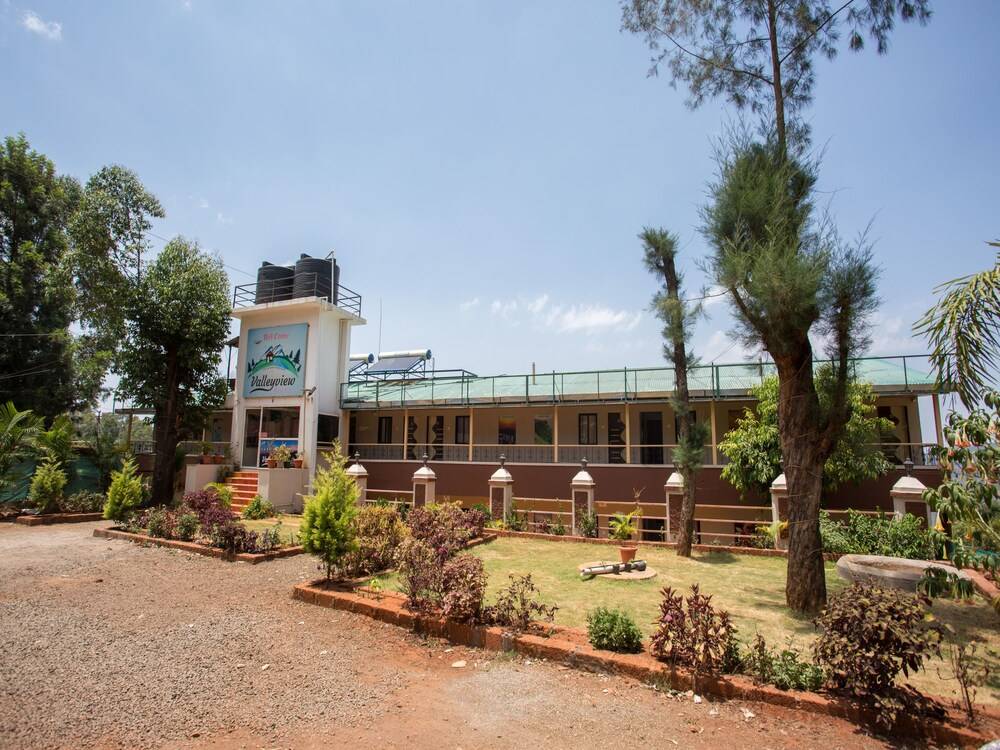 OYO 12380 Valleyview Residency - carbon neutral hotel in Wai