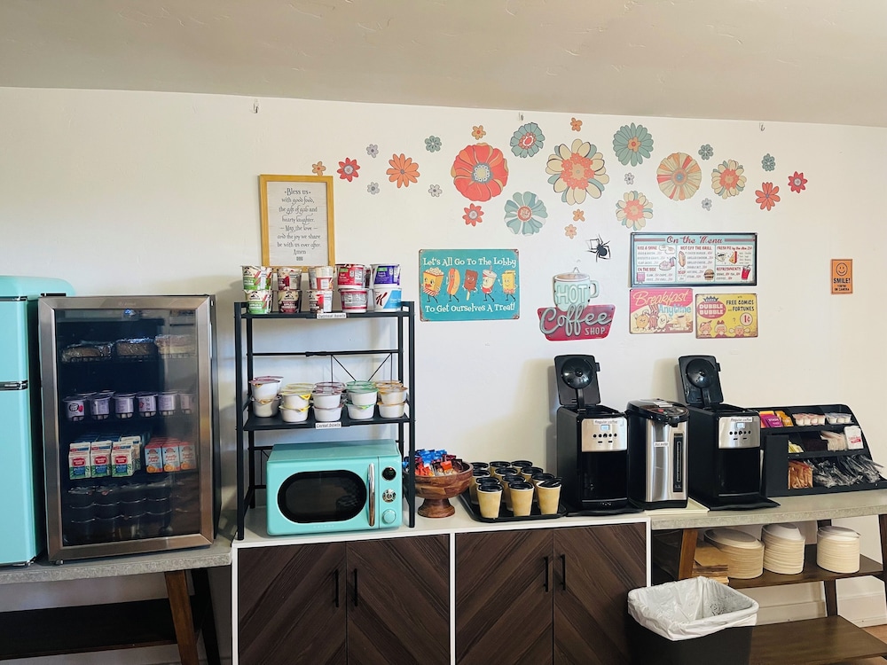 Blue Sage Inn & Suites - photo 41