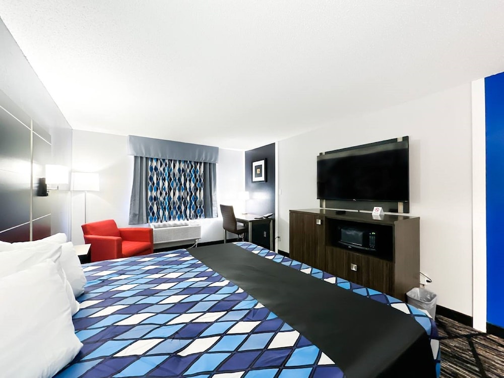 Blaine Town Inn & Suites - photo 12