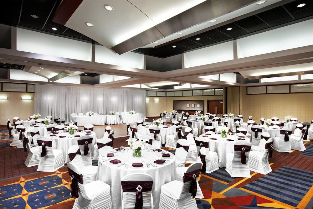 Sheraton Cleveland Airport Hotel - photo 19