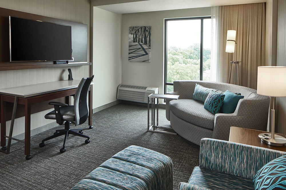 Courtyard by Marriott Minneapolis West - photo 10