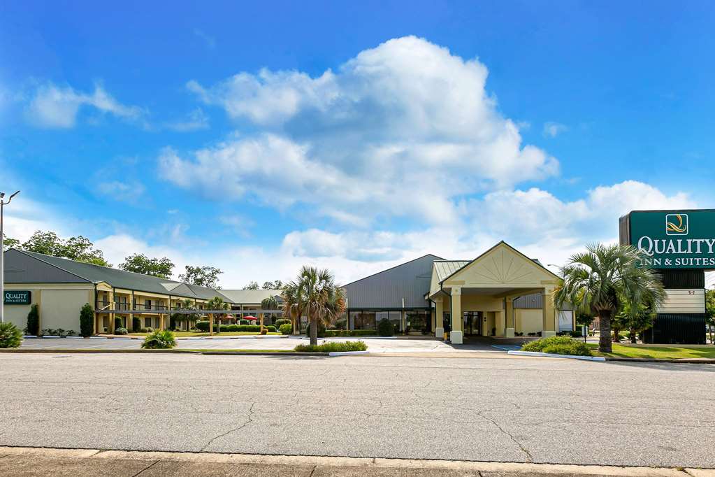 Quality Inn & Suites near Lake Eufaula - photo 5