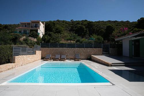 Pine House — 4-Star Luxury Hotel in Aegina, Greece