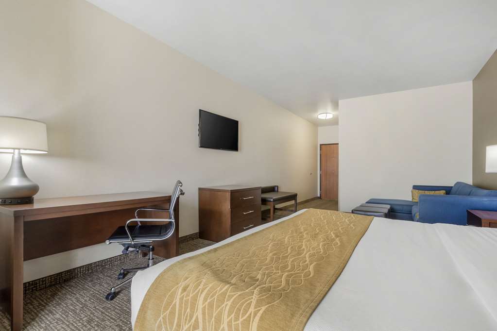Comfort Inn & Suites Mitchell I 90 — hotel in Mitchell
