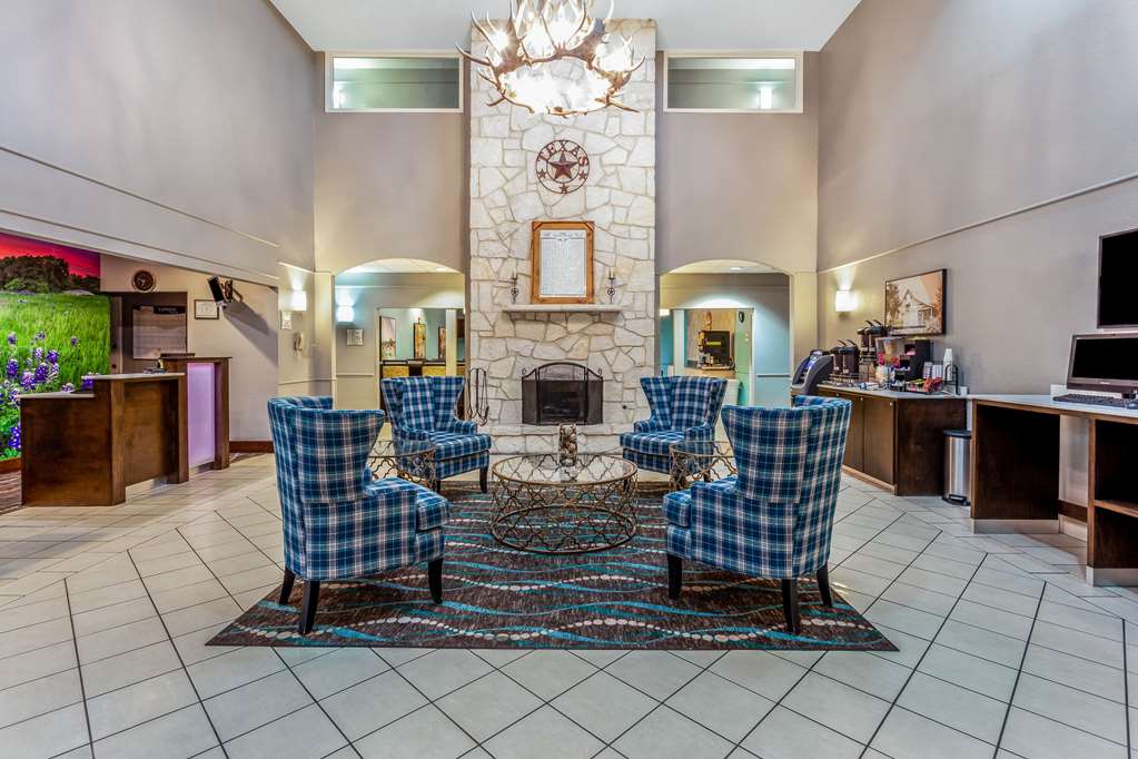 La Quinta Inn & Suites by Wyndham Kerrville - photo 9
