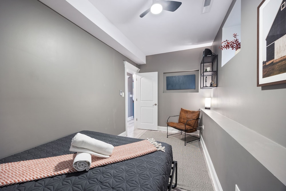 Wrigleyville Suites - photo 17