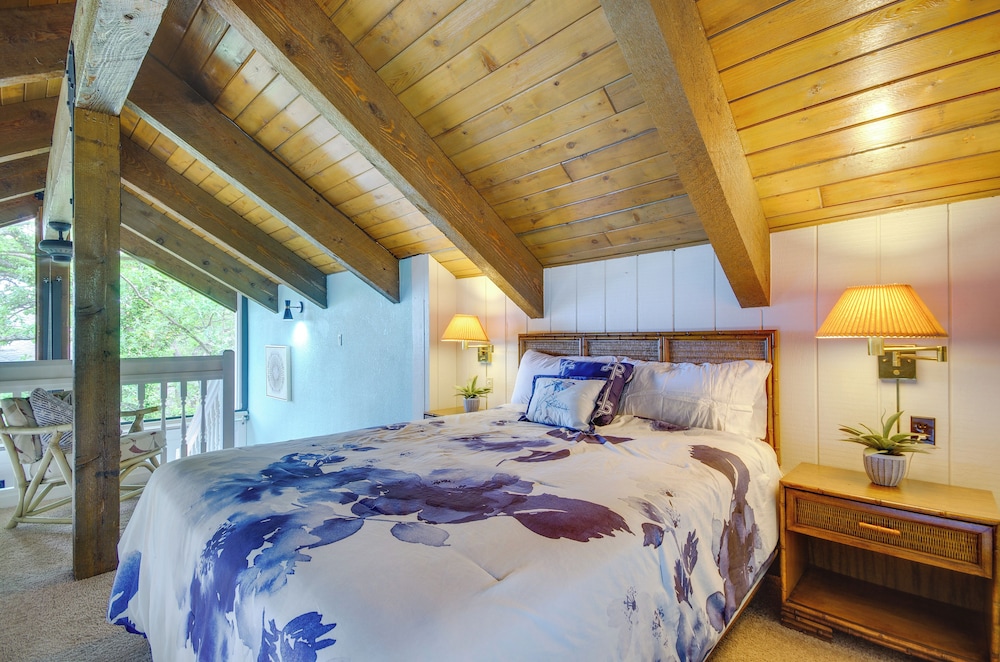 Waterfront Views & Resort Perks: Osage Beach Home - photo 8