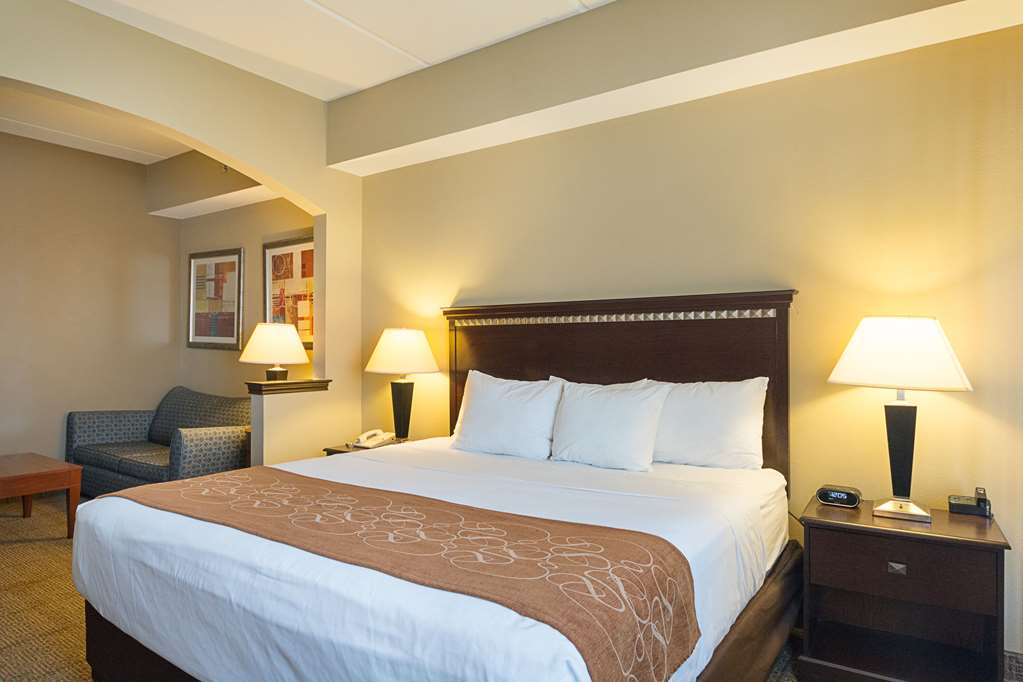 Comfort Suites Beachside - photo 10