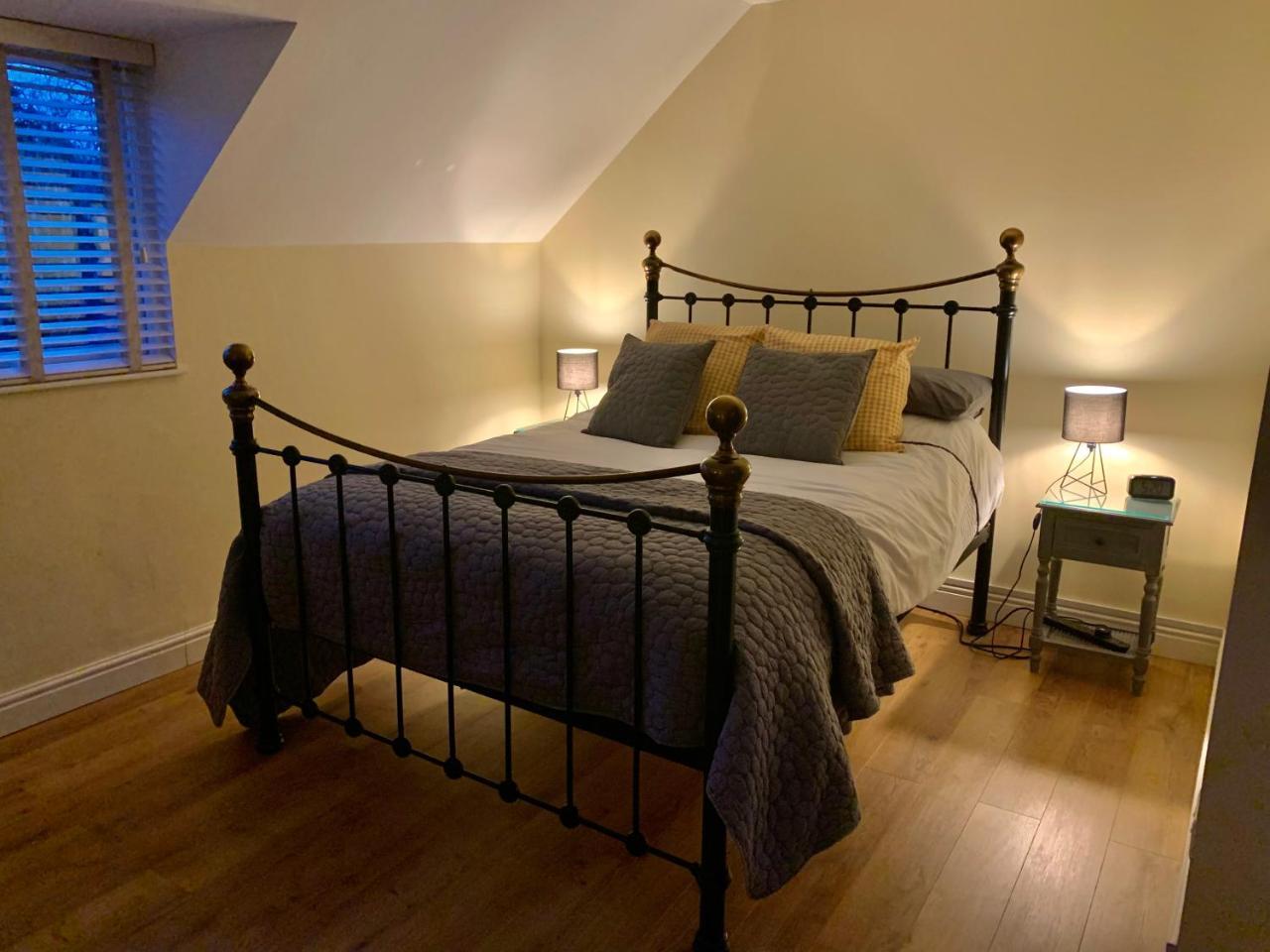 Kellsboro Corner - carbon neutral hotel in Fairford