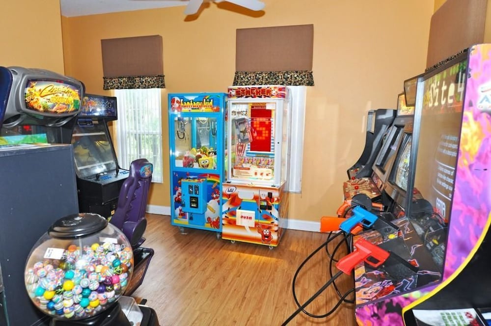 2676 Emerald Island House 5 Bedroom by Florida Star — 4-Star Luxury Hotel in Kissimmee, United States