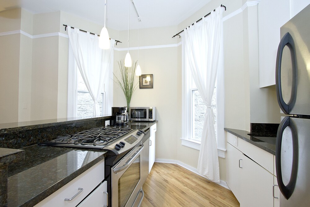 Lovely 3BR in Lake View by Sonder - photo 14