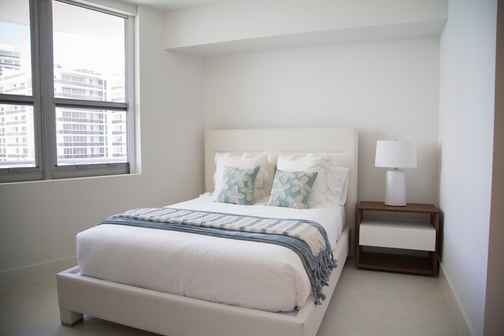 Contemporary Beach Resort Condos - photo 8