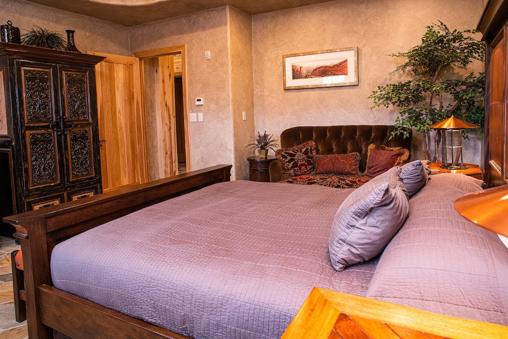 Cougar Ridge Resort LLC - photo 22