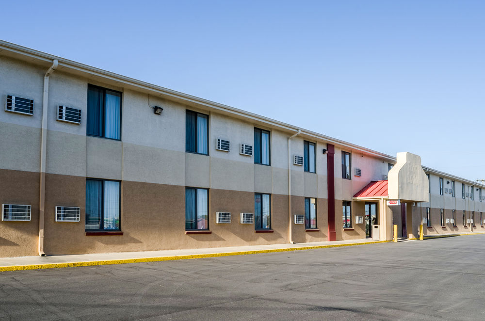 Econo Lodge Interstate 35 Exit 183 - photo 6