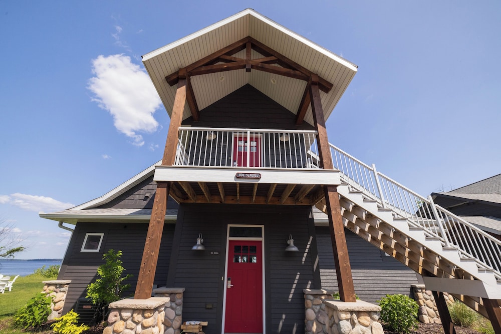 Quarterdeck Resort & Restaurant - photo 73