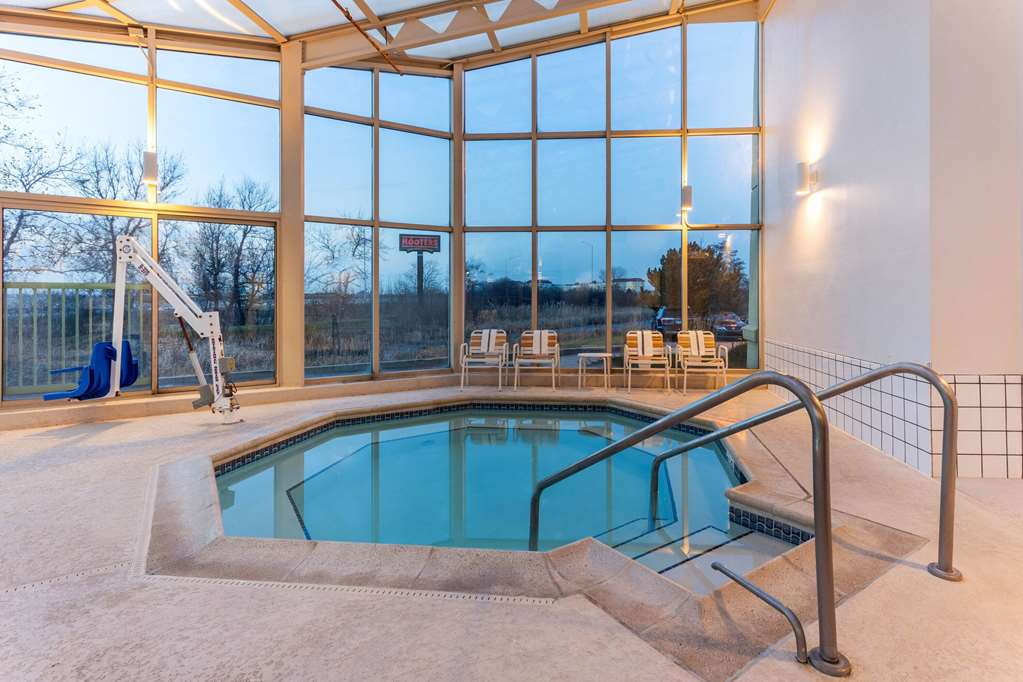 La Quinta Inn & Suites by Wyndham Chicago Gurnee - photo 13