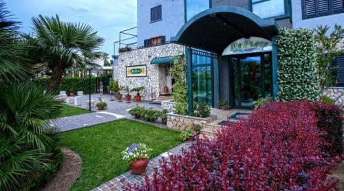 My Place - carbon neutral hotel in Airola