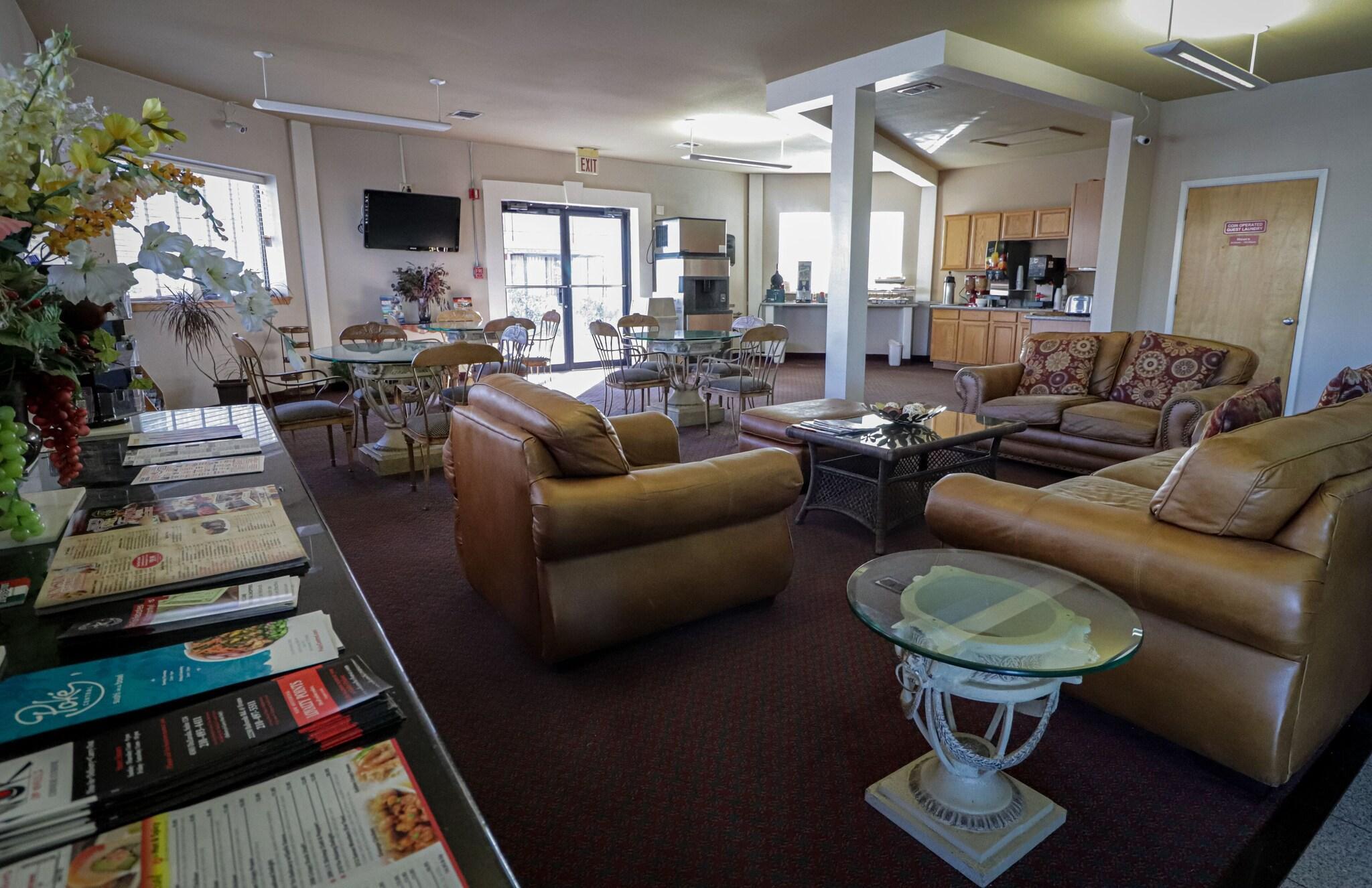 University Inn & Suites San Antonio - photo 29