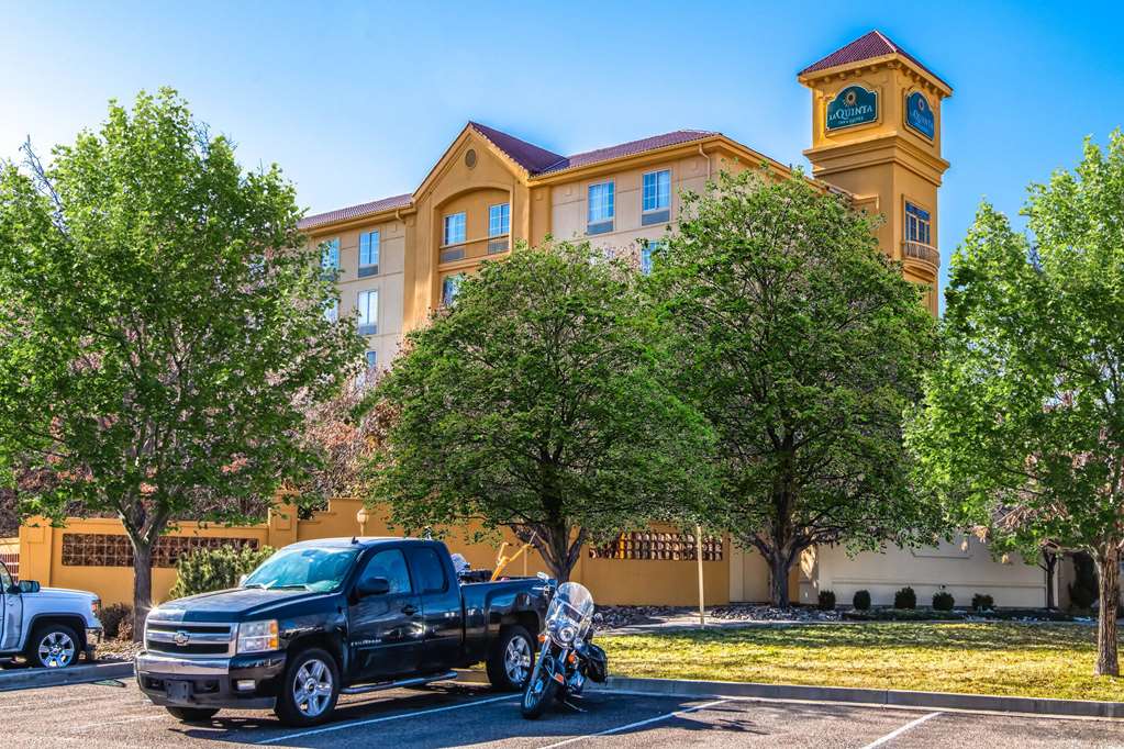 La Quinta Inn & Suites by Wyndham Colorado Springs South AP - photo 9