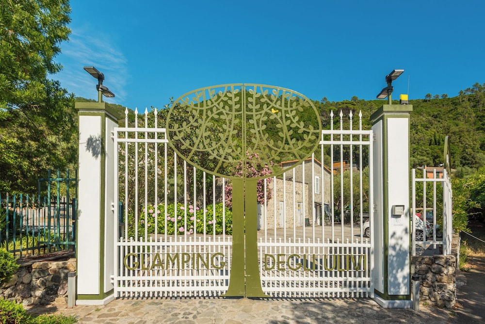 Glamping Degli Ulivi in Framura, Italy