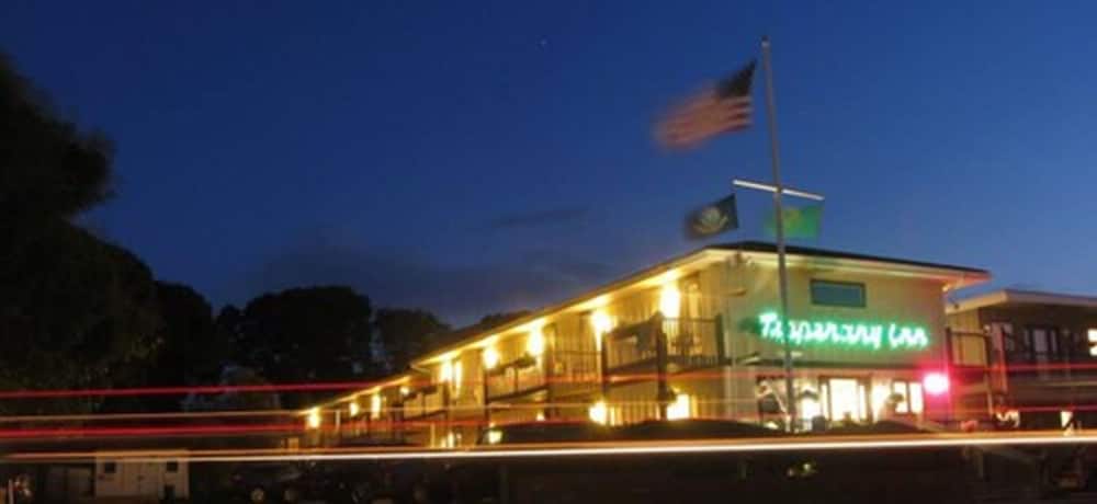 Kenny's Tipperary Inn - photo 23
