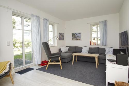 gemütliches Haus mit Kamin Sauna Garten und Terrasse Haus Schwedentraum — 4-Star Luxury Hotel in Wiek, Germany