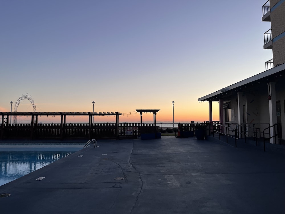 Spark by Hilton Virginia Beach Oceanfront - photo 15