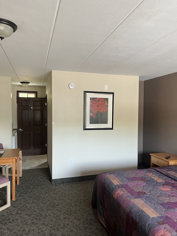 All Star Inn & Suites - photo 102