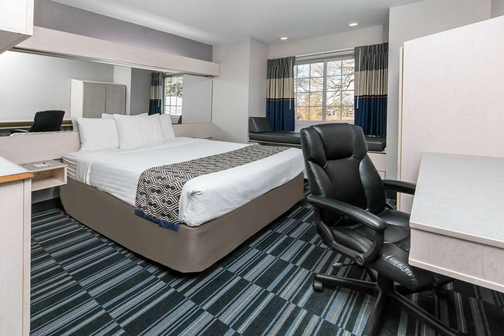 Microtel Inn & Suites by Wyndham Scott Lafayette - photo 20