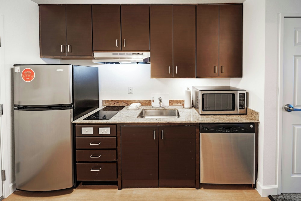 Towneplace Suites by Marriott Broken Arrow - photo 25